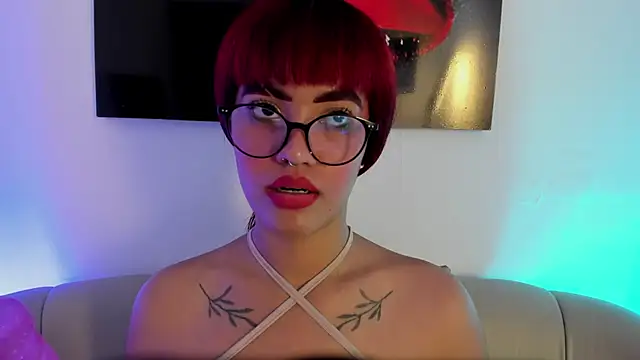 Taylor__Watson Adlı Modelin Canlı XXX Sohbeti