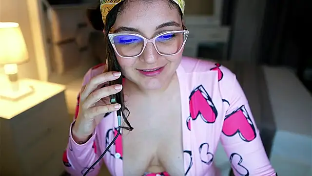 แชท XXX สดของ Camilaa_bueno