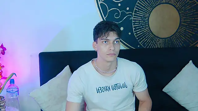 AlessioVitale: απευθείας συνομιλία ΧΧΧ