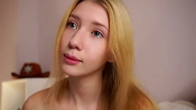 SunnivaCovil's Live XXX Chat