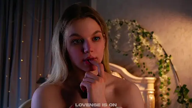 EdlinAlliston লাইভ XXX চ্যাট