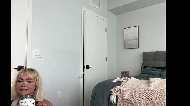 ElenaErickson – Naživo XXX chat