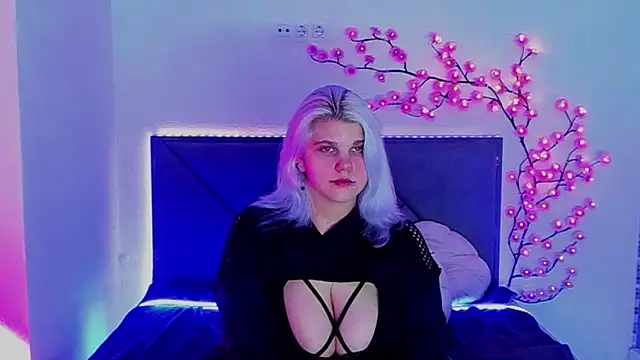 JoannLowe: онлайн-секс-чат