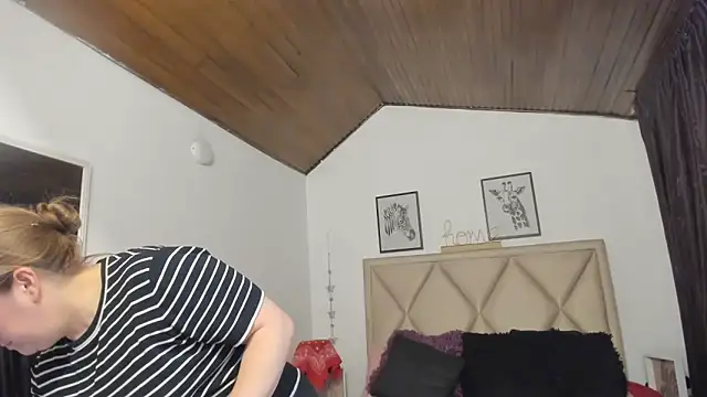 MonyCassius Adlı Modelin Canlı XXX Sohbeti