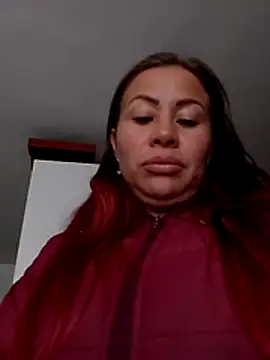 LaraCaliente Adlı Modelin Canlı XXX Sohbeti