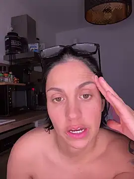 XXX chat uživo modela LaPetiteKim