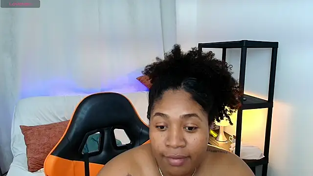 Živý XXX chat Megan-Small