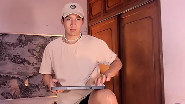 Chat +18 de Otto_Andrew ao vivo