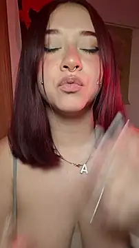 annbones_ch Adlı Modelin Canlı XXX Sohbeti