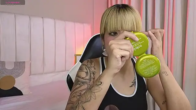 Fiorella_sweetn Webbikameraesitys