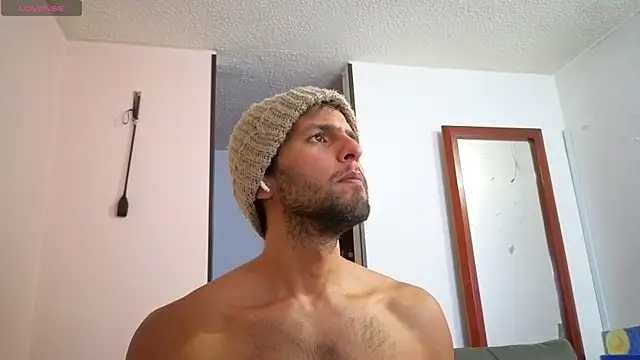 Tony_here: διαδικτυακό σόου στην κάμερα