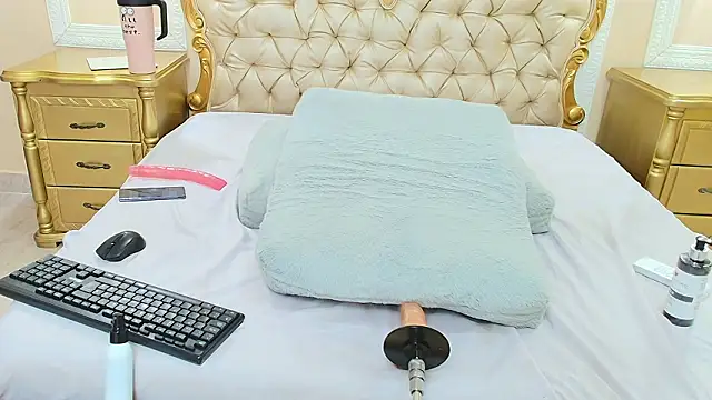 MayaBaker Chat XXX in diretta