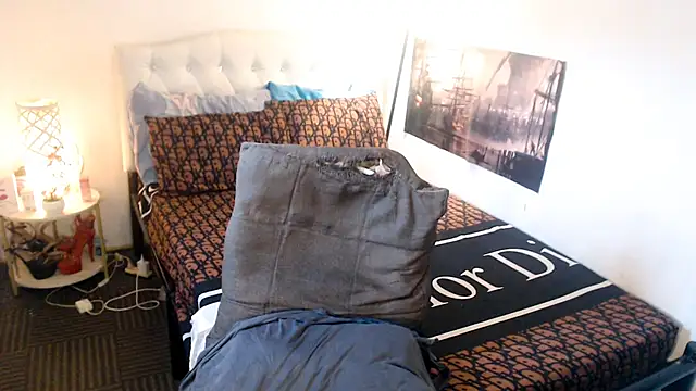 Pokazy przed kamerką – NinaDOM4CUM