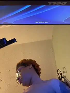 nickytheehawtie: онлайн-секс-чат