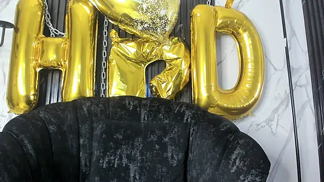 XXX chat uživo modela Tatis__