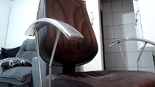 دردشة CherrylBee2022 الجنسية المباشرة