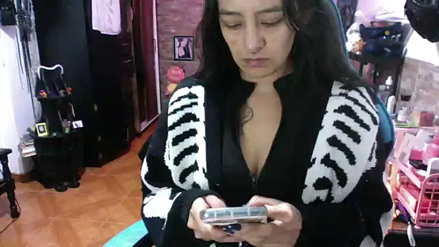 دردشة AngelaQueen_ الجنسية المباشرة