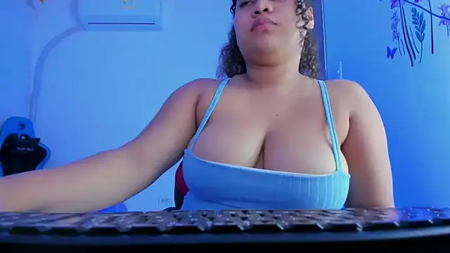 XXX chat uživo modela Lunastar02