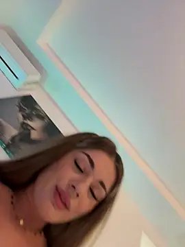 IsabellaEtthan's Live XXX Chat