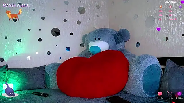 -CUTE-EVIL- – Kamerová šou