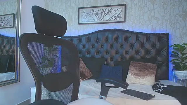 Lander_Cruz: онлайн-секс-чат