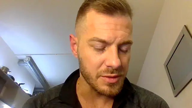 cheekycherryx: онлайн-секс-чат