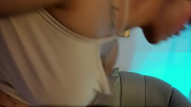 Taylor__Watson élő XXX-chatje