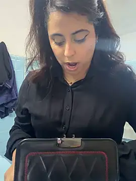 Chat +18 de LaHijaDelPecado ao vivo