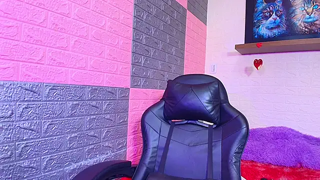 alanna_Love02 Adlı Modelin Canlı XXX Sohbeti