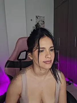 heyshaa Chat XXX in diretta