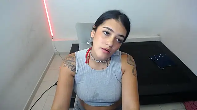 Naomy_Reiden's Live XXX Chat