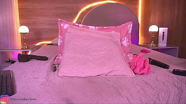 danna_berlin_ élő XXX-chatje