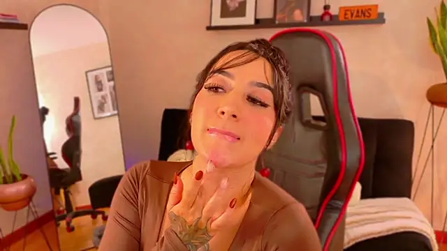 EmmyEvans1 Chat XXX in diretta