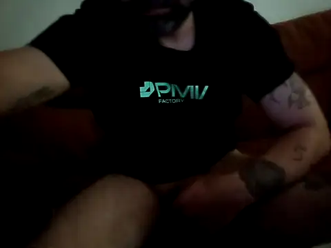 Show modela Feistysausage na web-kameri