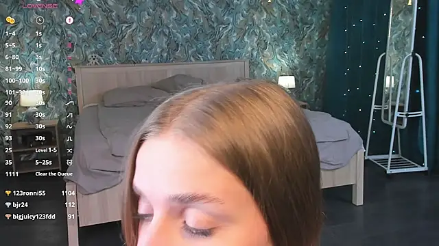 OdellaFrake's Live XXX Chat