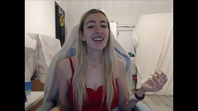 دردشة BarbieBlondieGirl الجنسية المباشرة