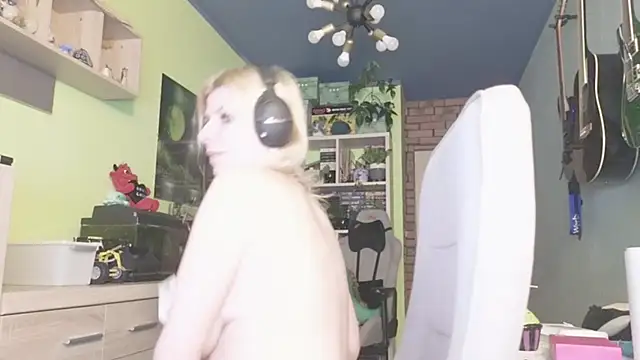 Вебкам-шоу karmija