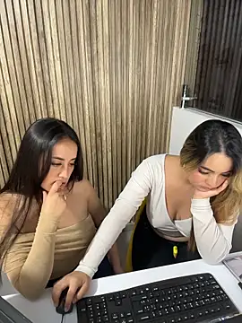 Antonella_Julieta ওয়েবক্যাম শো