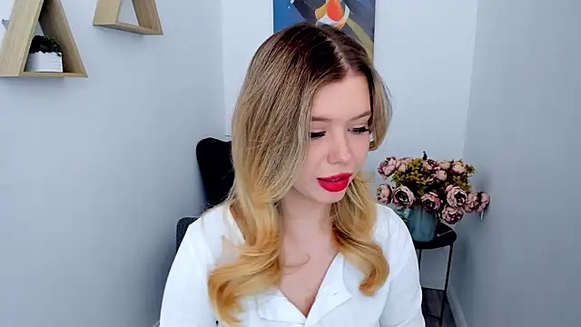 FollowLovee Webcamshow