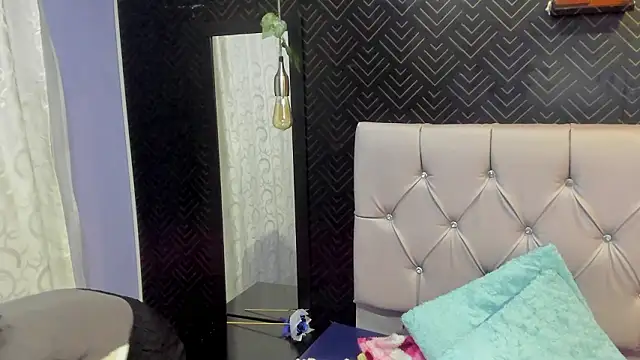 Devil_AliceXo Adlı Modelin Web Kamerası Şovu