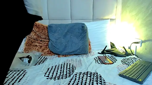 Hecatee_77's Live XXX Chat