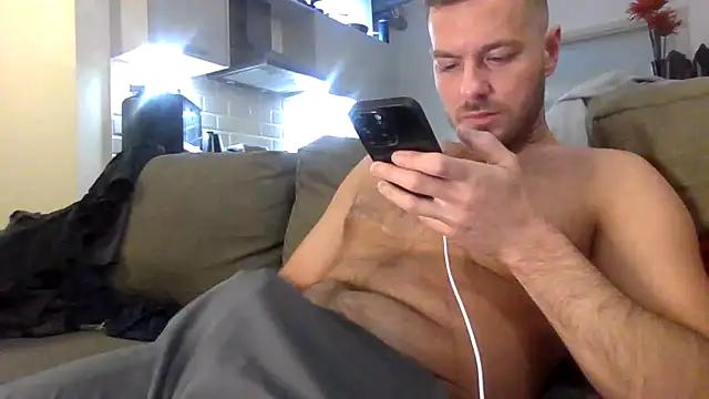 XXX chat uživo modela cheekycherryx