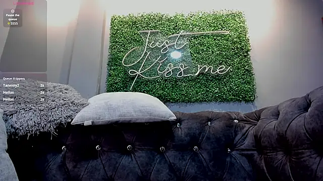 danielebeck Adlı Modelin Canlı XXX Sohbeti