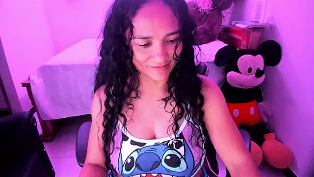 Chat +18 de rayza_mature_154 ao vivo