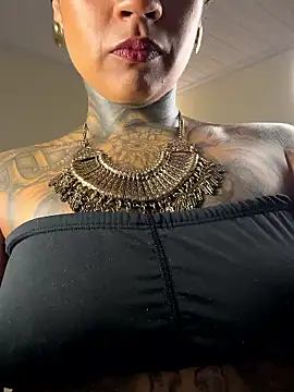 xbigpeach 现场XXX聊天