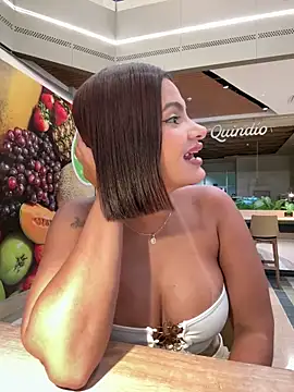 Chatroom XXX en direct de Irina_Velvett