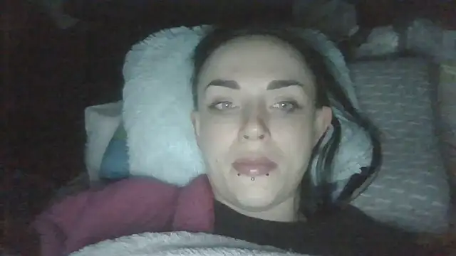 Chat +18 de Trinsy_Love ao vivo