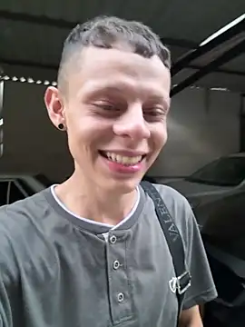 Chat +18 de Daddyrich_632 ao vivo