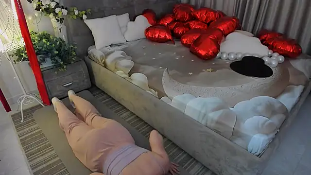 AirySilhouette Adlı Modelin Canlı XXX Sohbeti