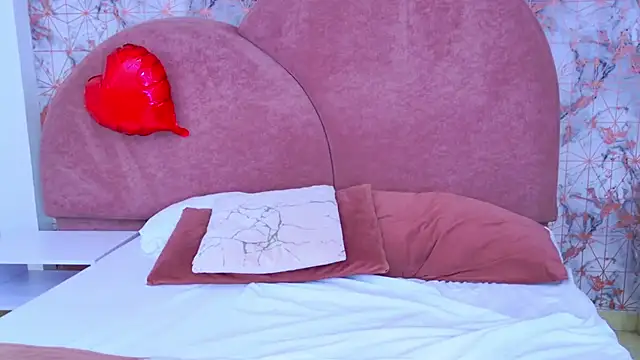 Chat XXX en directo de Khloe_Moon